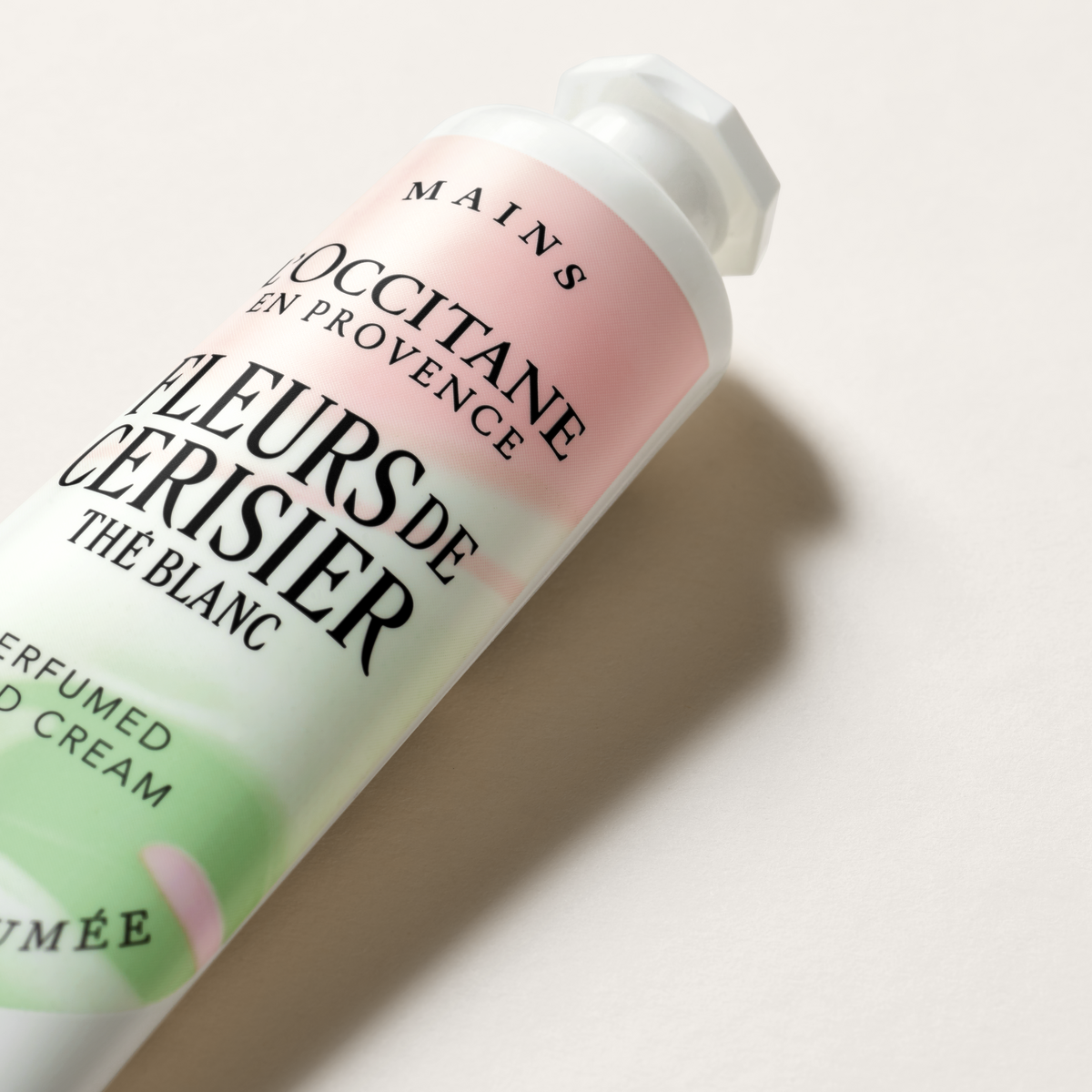 Fleurs de Cerisier Thé Blanc perfumed hand cream